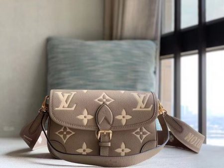 BoldCollect - LOUIS VUITTON BAGS - 812 Online