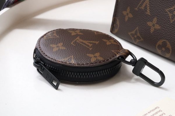 BoldCollect - LOUIS VUITTON BAGS - 2272 For Sale