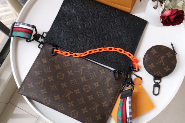 BoldCollect - LOUIS VUITTON BAGS - 2272 For Sale