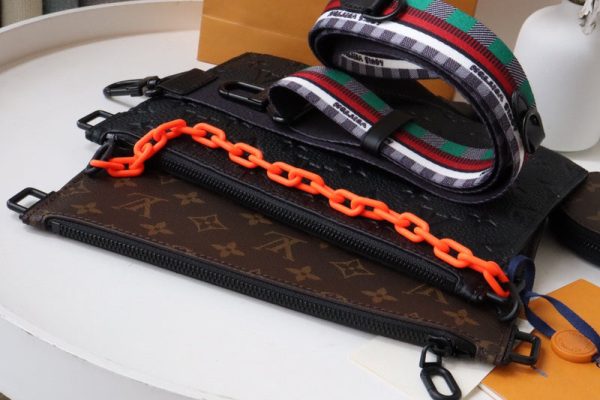 BoldCollect - LOUIS VUITTON BAGS - 2272 For Sale