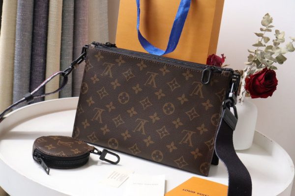 BoldCollect - LOUIS VUITTON BAGS - 2272 For Sale