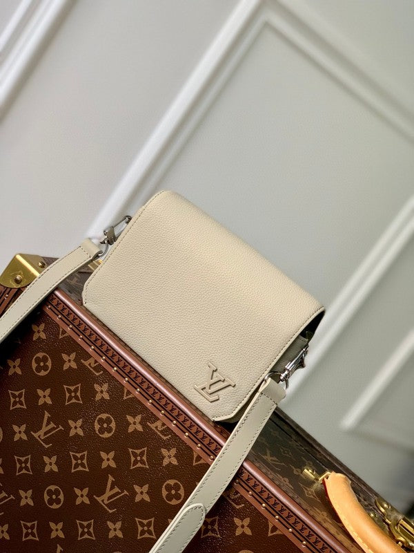 BoldCollect - LOUIS VUITTON BAGS - 906 Online Sale