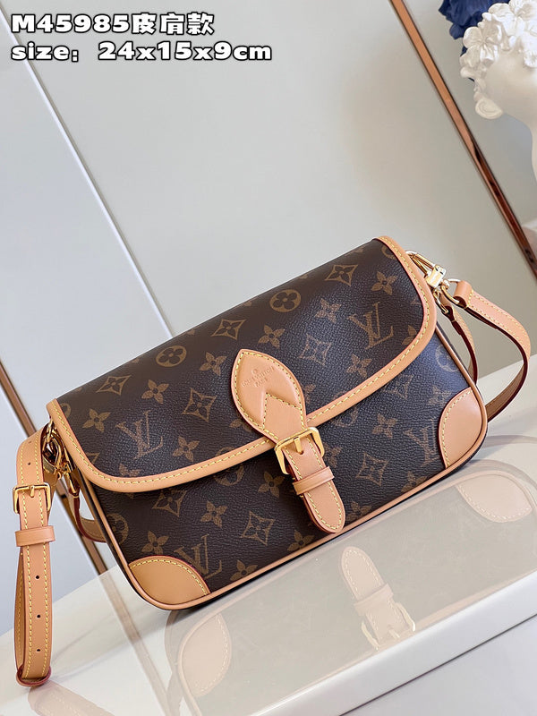 BoldCollect - LOUIS VUITTON BAGS - 898 Fashion