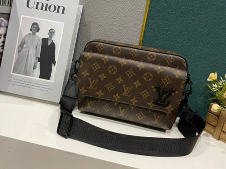 BoldCollect - LOUIS VUITTON BAGS - 986 Supply